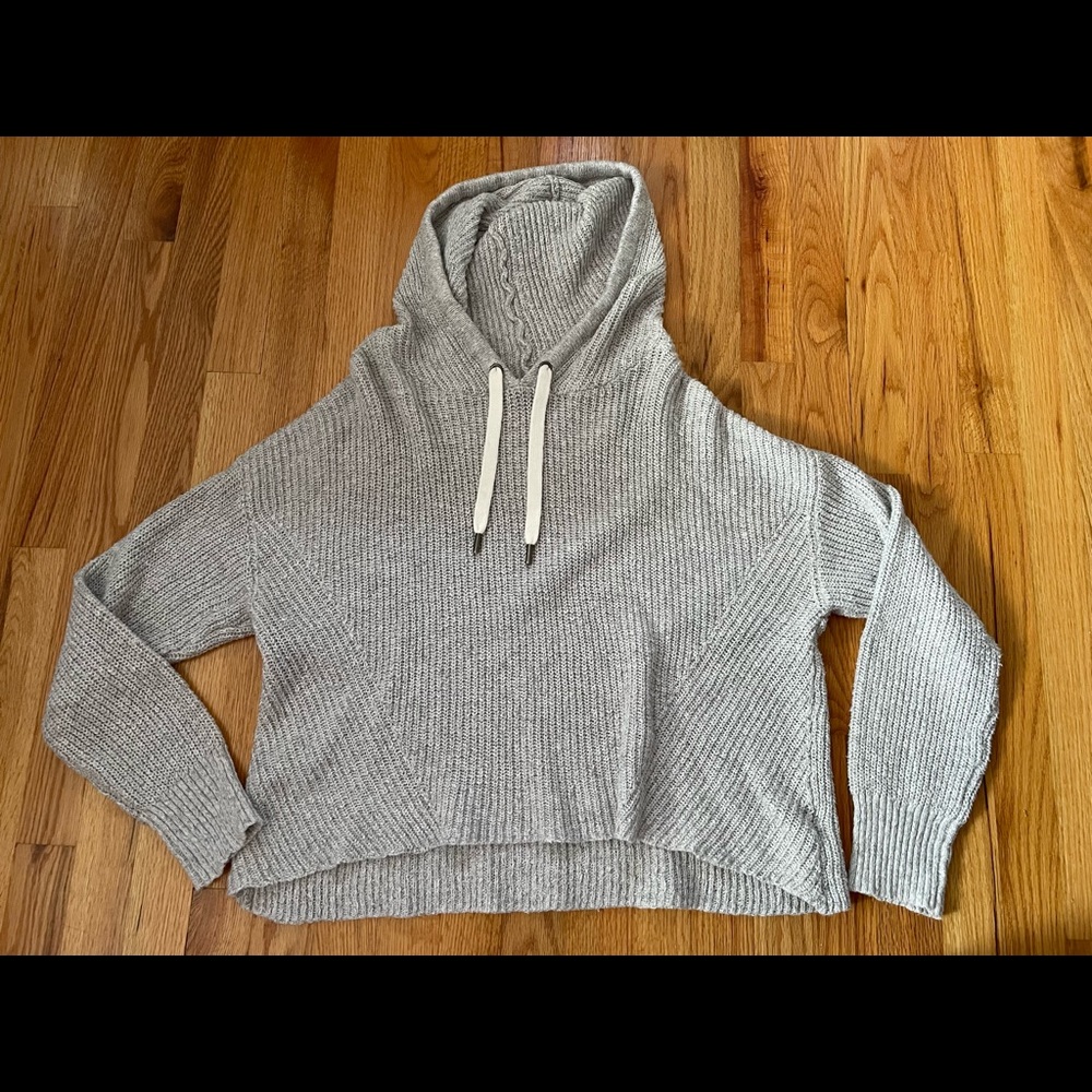 Large American Eagle sweater.